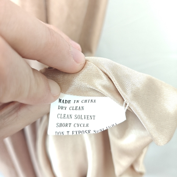 Reveley Quinn Velvet Maxi Strapless Dress In Gold Champagne Size 2 Women's - Picture 12 of 13